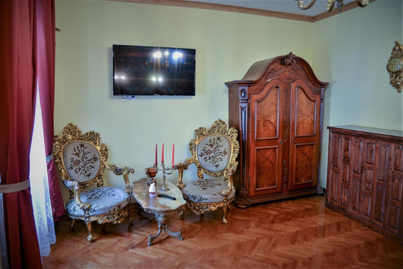 History Apartments Cetatii Сибиу Экстерьер фото
