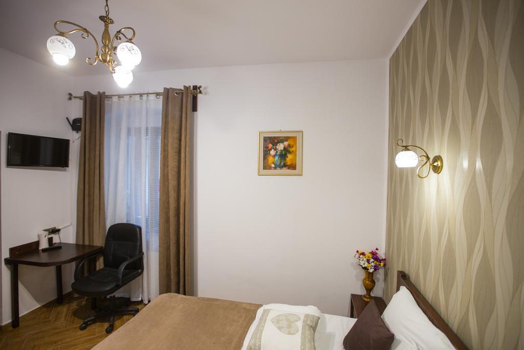 History Apartments Cetatii Сибиу Экстерьер фото