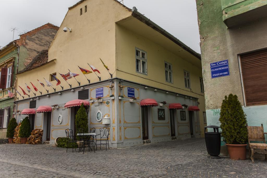 History Apartments Cetatii Сибиу Экстерьер фото